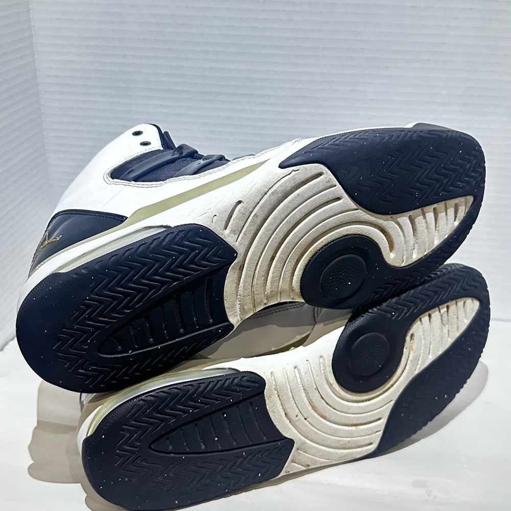 Jordan Max Aura White Metallic Gold Black Size 10 Sneakers Shoes Lace-Up - Picture 12 of 12
